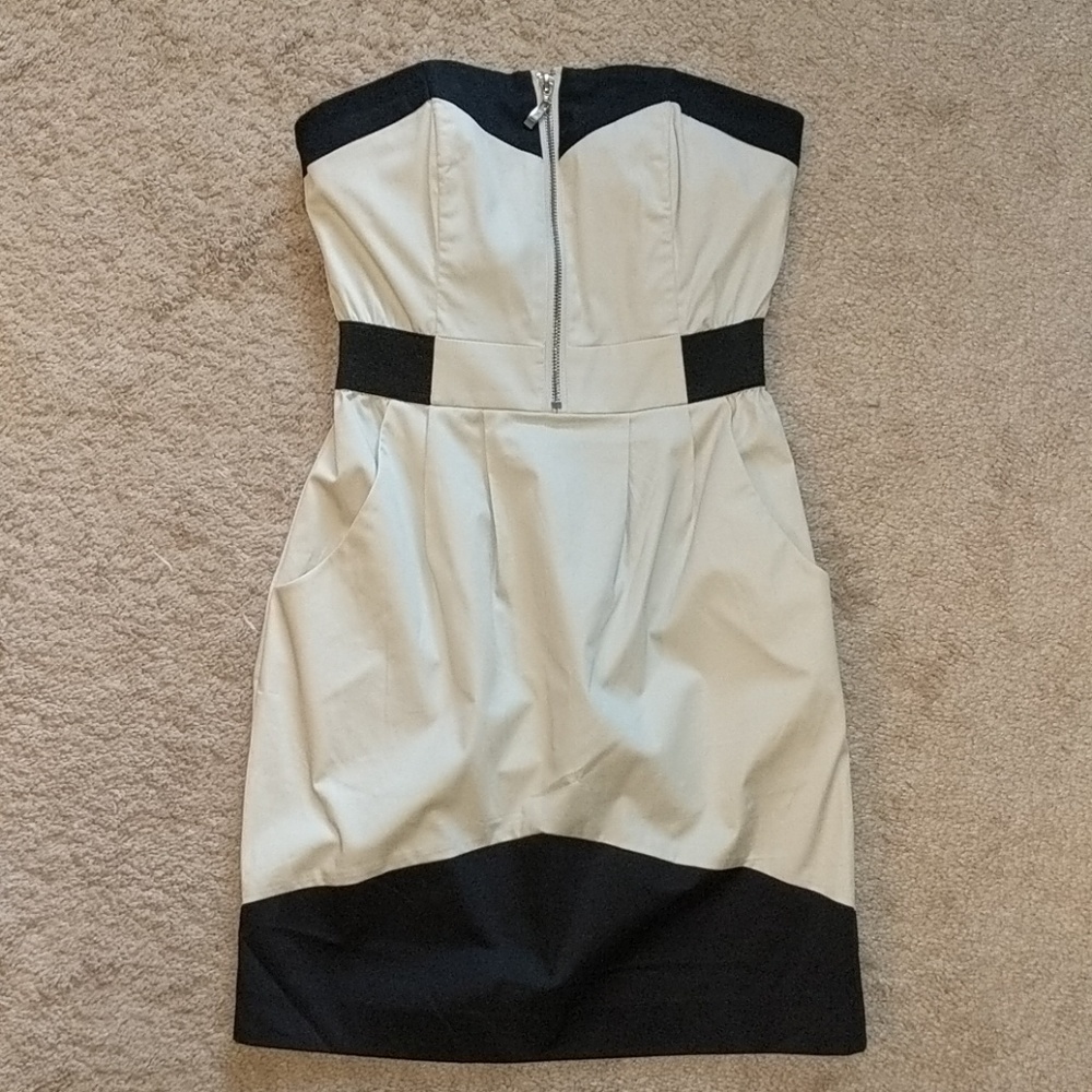 H&M Zipper Front Mini w/ Pockets